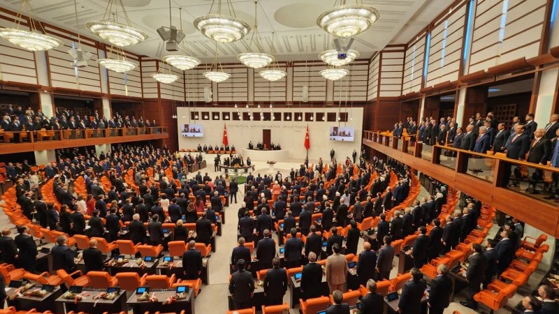 Üniversite öğrencilerine ÖTV’siz cihaz müjdesi Meclis’te!