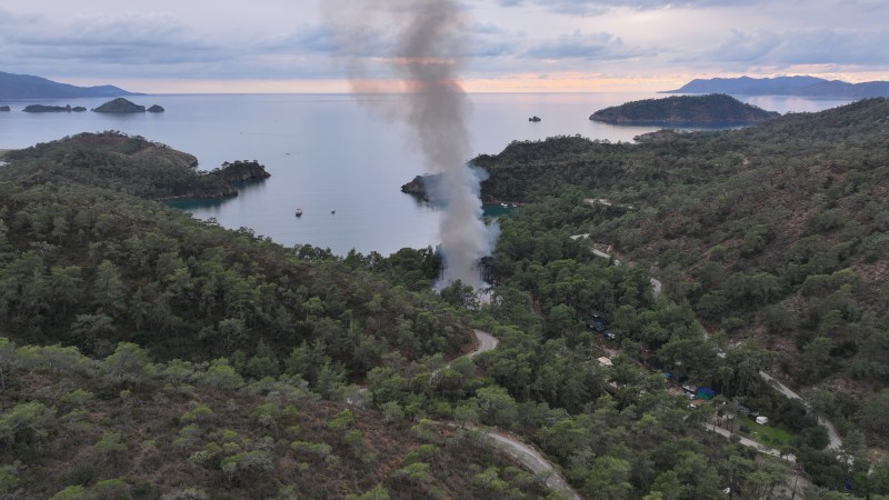 Onlarca karavan ve bungalov küle döndü