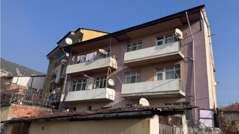 Adam evinin önünde ölü bulundu