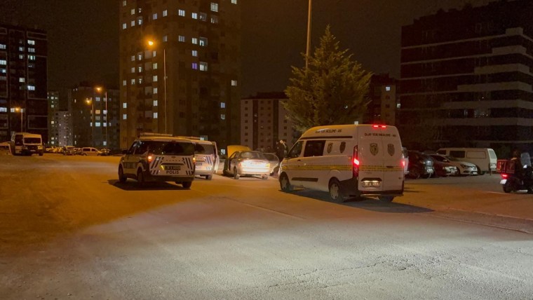 Uygulamada polise çarpıp kaçtılar