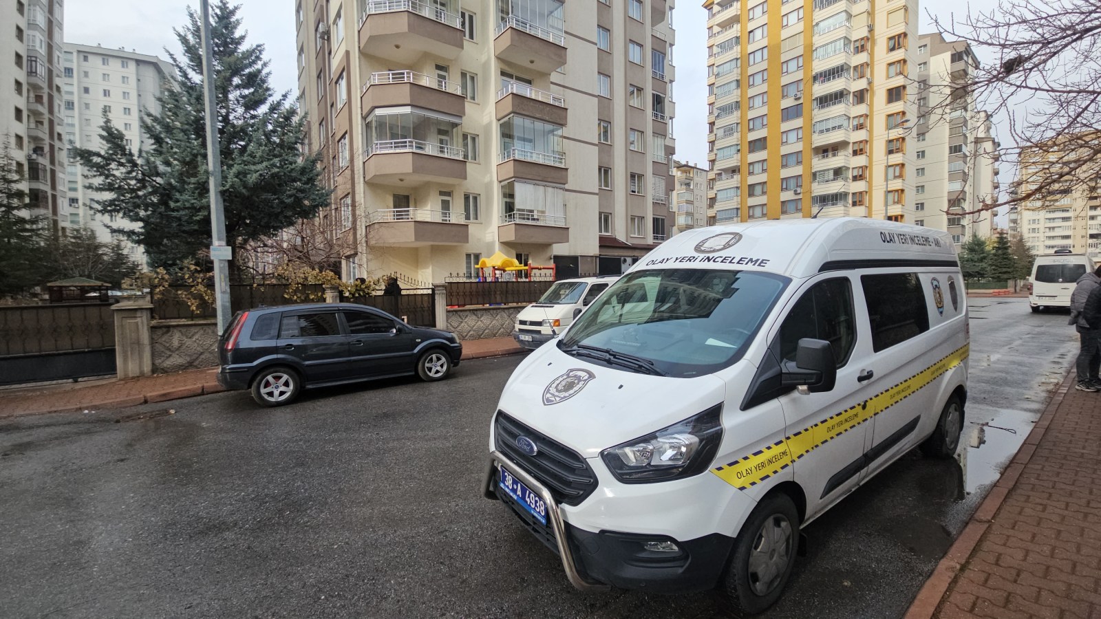 Kendi karısını öldürmeye geldi, görevlinin karısını öldürdü