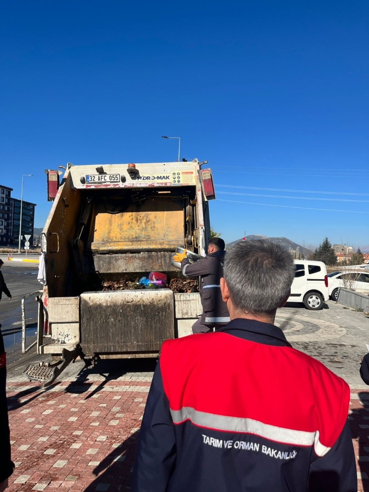 Satılmak üzere gönderilen yaprak, lahana sarma ve dolmalara el konuldu