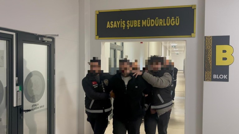 3 kişinin yaralandığı silahlı saldırının failleri tutuklandı