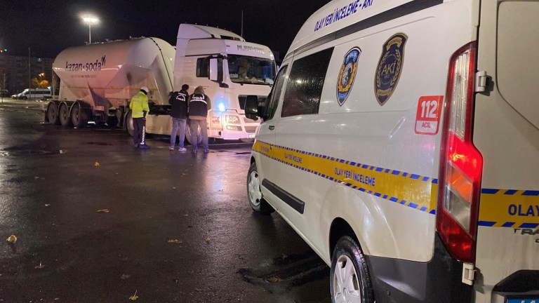 Kocaeli’de feci kaza! Yaya hayatını kaybetti, tır sürücüsü suçlamaları reddetti