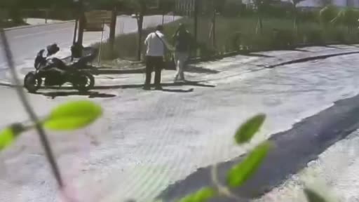 Kendilerini polis ve savcı olarak tanıtan çeteye operasyon