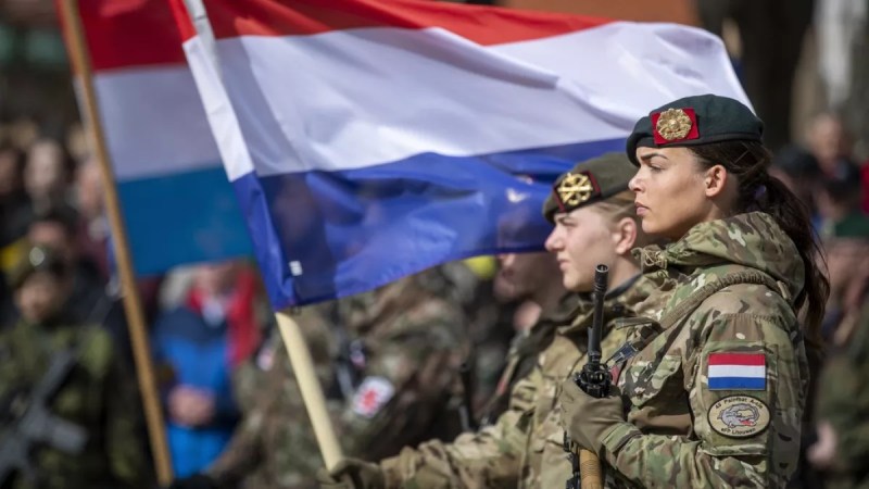 Hollanda ordusunda neler oluyor?