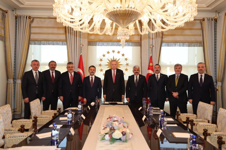 Cumhurbaşkanı Erdoğan, Kocaeli Heyetini Vahdettin Köşkü’nde Ağırladı!