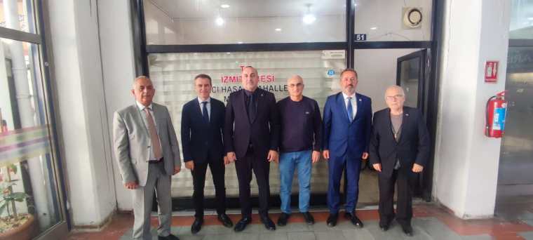 MHP İzmit İlçe Teşkilatı üyeleri, Türkiye Muhtarlar Derneği Kocaeli Şubesi'ni ziyaret ederek istişarelerde bulundu.