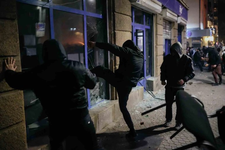 Bulgaristan'da Hükümet Karşıtı Protestolar: Çatışmalar ve Gözaltılar