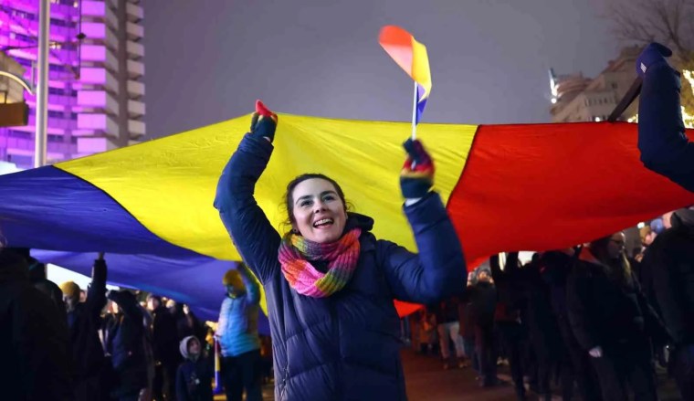 Romanya'da Yargıdaki Usulsüzlükler Protesto Edildi