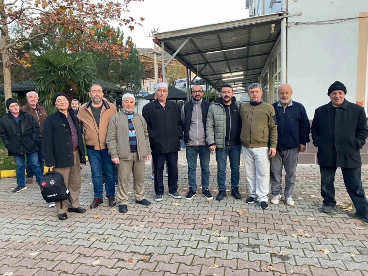 Kocaeli'de 40 Umre Yolcusu Kutsal Topraklara Uğurlandı
