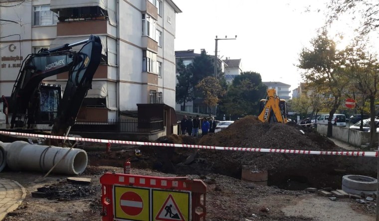 Kocaeli'de Altyapı Çalışmasında Doğalgaz Borusu Patladı