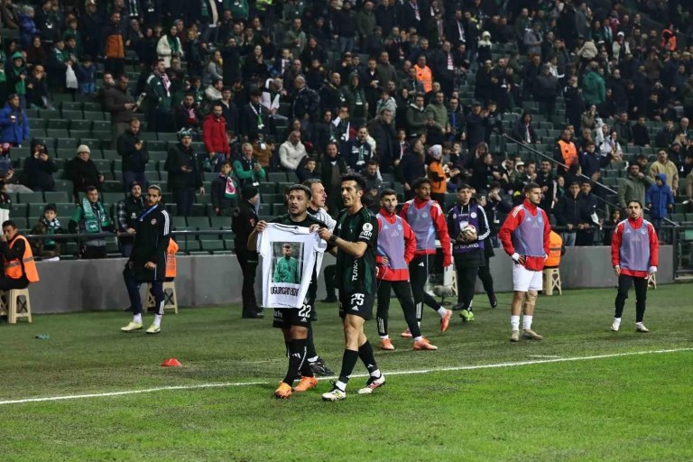 Tayfur Bingöl, Gol Sonrası Uğurcan Bekçi Tişörtü Gösterdi