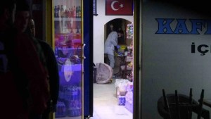 Antalya'da Market Tartışması Kanlı Bitti: İki Kişi Hayatını Kaybetti