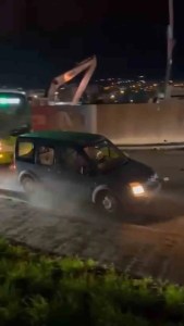 Derince'de Öfkeli Sürücü Trafiği Altüst Etti