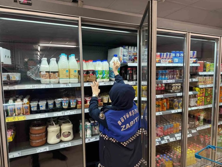 Kocaeli'de Tarihi Geçmiş Ürünler İmha Edildi