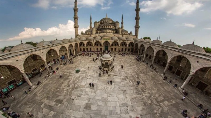 Cami Avlularında Şans Oyunu Satışı Yasaklandı!