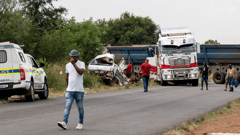Güney Afrika’da katliam! 14 öğrenci hayatını kaybetti