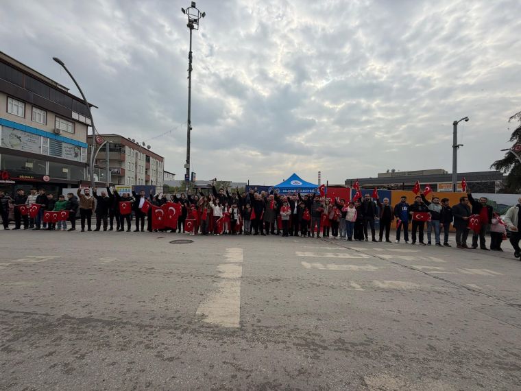Dilovası kırmızı beyaz!