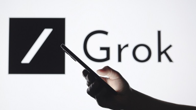 Elon Musk’a Dava Şoku: Annesi Harekete Geçti