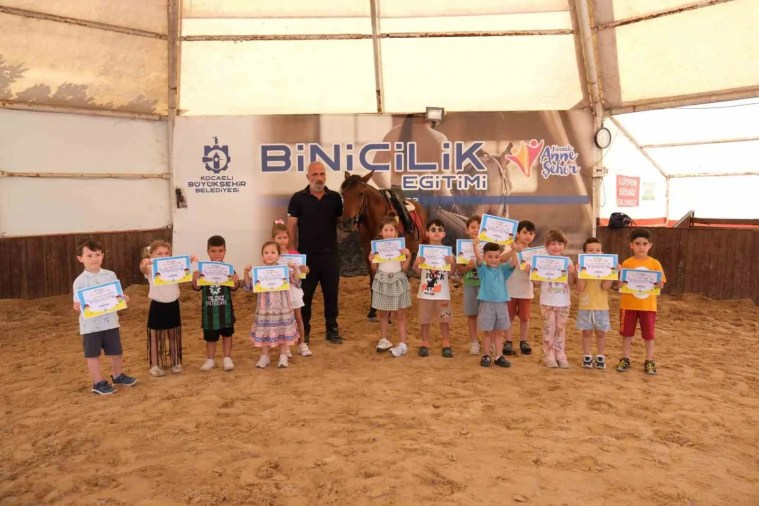 Kocaeli'de Binlerce Çocuğa At Sevgisi Aşılandı