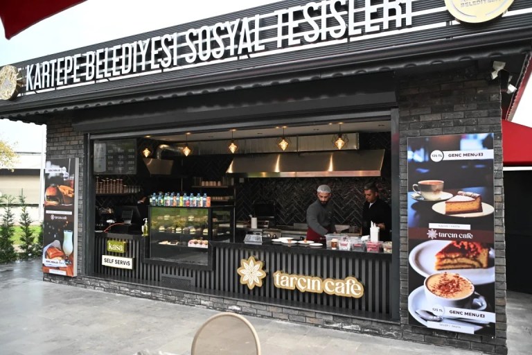 Kartepe'de Öğrencilere Özel İndirimli Kafe Açıldı