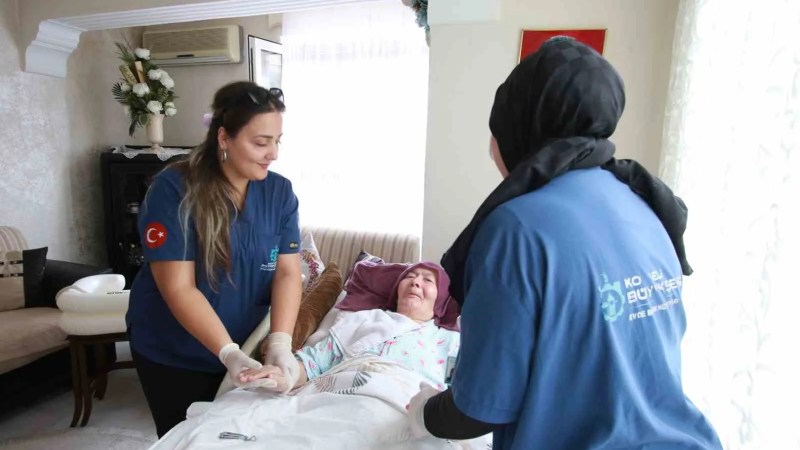 Kocaeli Büyükşehir Belediyesi'nden Bin 834 Kişiye Evde Bakım Hizmeti