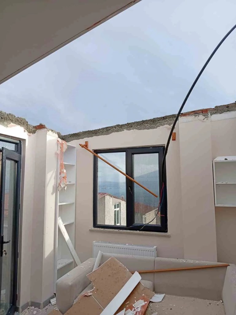 Kocaeli'de Fırtına Sonrası Büyük Hasar