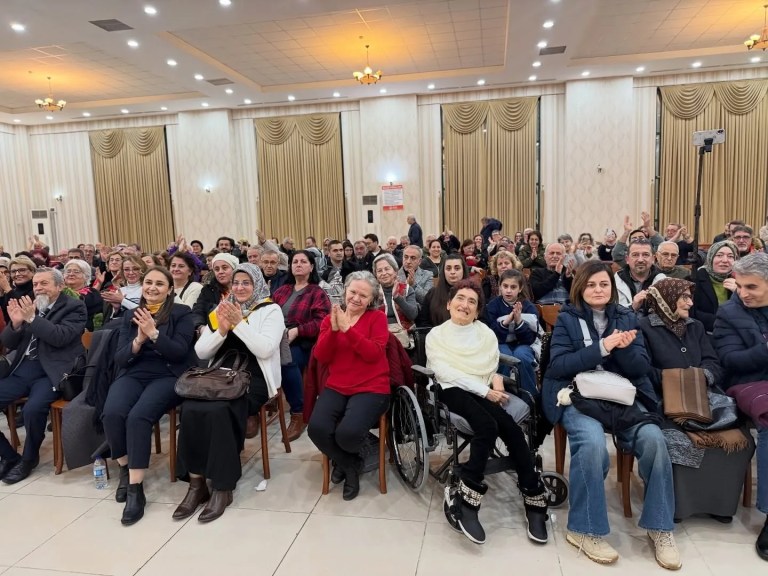 Gölcük'te Türk Halk Müziği Değirmendere Korosu Konseri