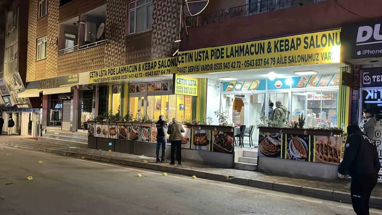 Gebze'de Kebapçıya Silahlı Saldırı: İki Kişi Yaralandı