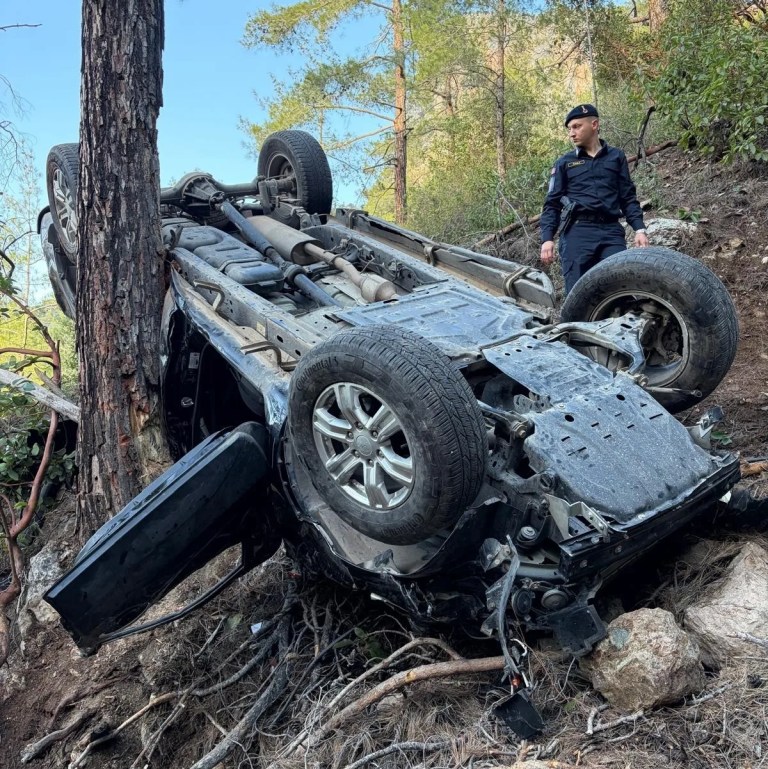 Mersin'de Uçuruma Yuvarlanan Otomobilde Çocuk Sürücü Hayatını Kaybetti