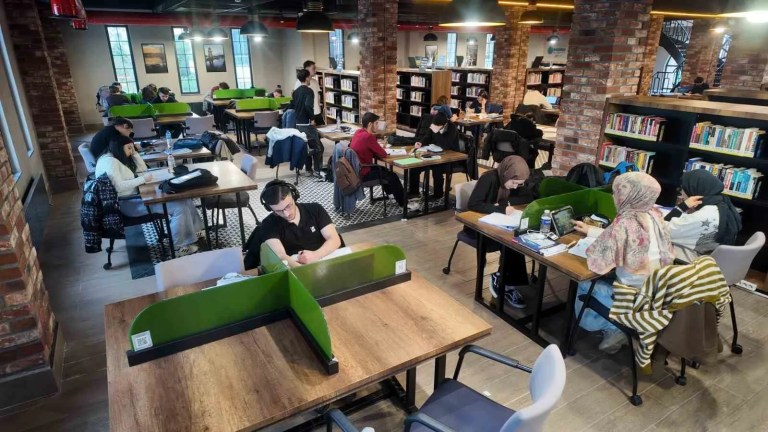 Başiskele'de Yarıyıl Tatilinde Öğrencilerin Tercihi Kitaphane