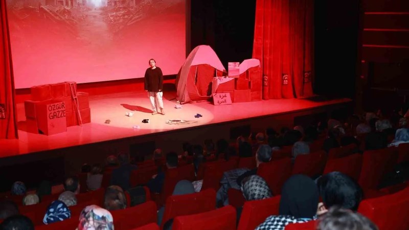 Gebze'de Gazze'nin Kadınları Oyunu İzleyiciyle Buluştu
