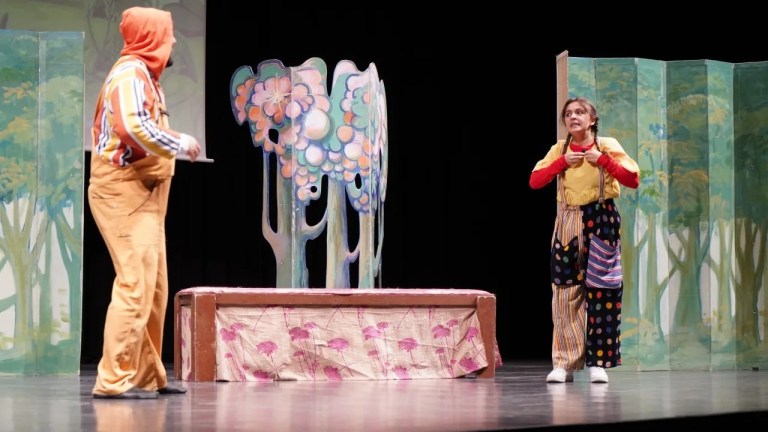 Çayırova'da Çocuklar Ara Tatilde Tiyatro Keyfi Yaşıyor