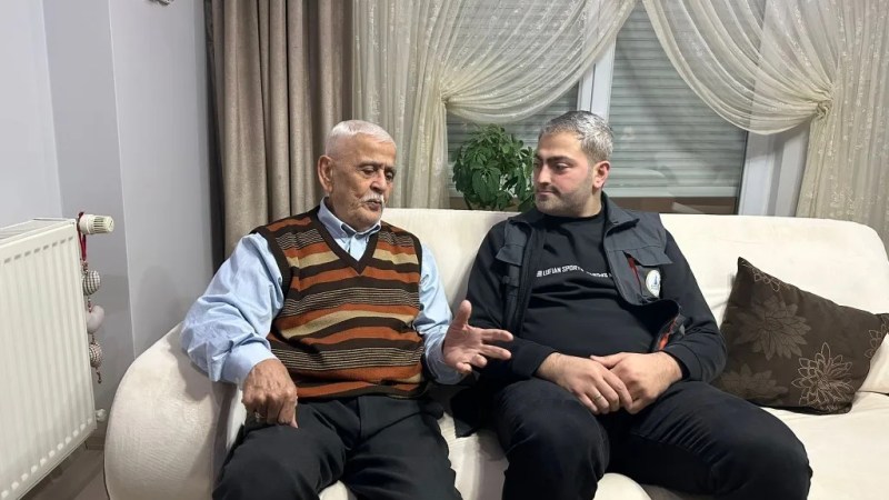 Kartepe'de Alo Evlat Ekiplerinden Yaşlılara Destek