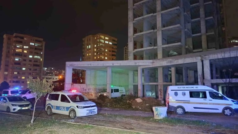 Adana'da Yağış Sonrası Bodrum Kata Düşen Genç Hayatını Kaybetti