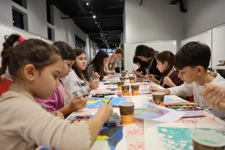 Kartepe'de Öğrenciler Yarıyıl Tatilini Sanatla Değerlendirdi