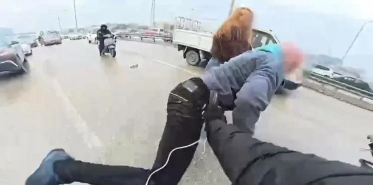 Bursa'da Yol Verme Tartışması Kavgaya Dönüştü