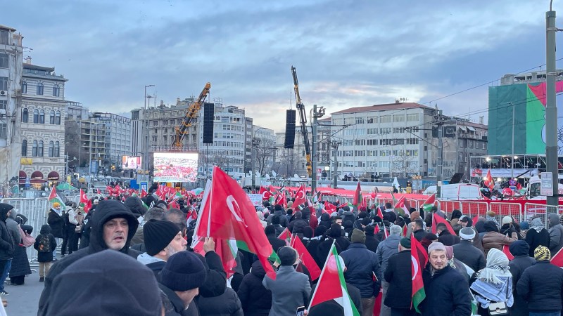 Binler Galata’da! Filistin için akın akın geliyorlar