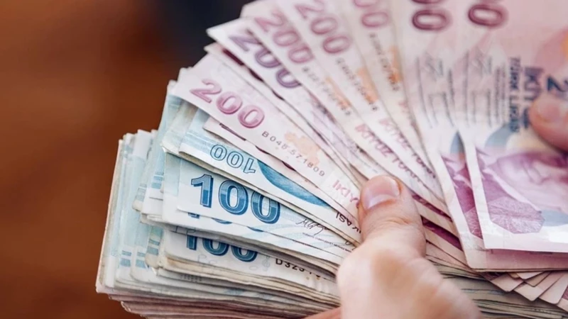 Emeklilere seyyanen zam müjdesi!