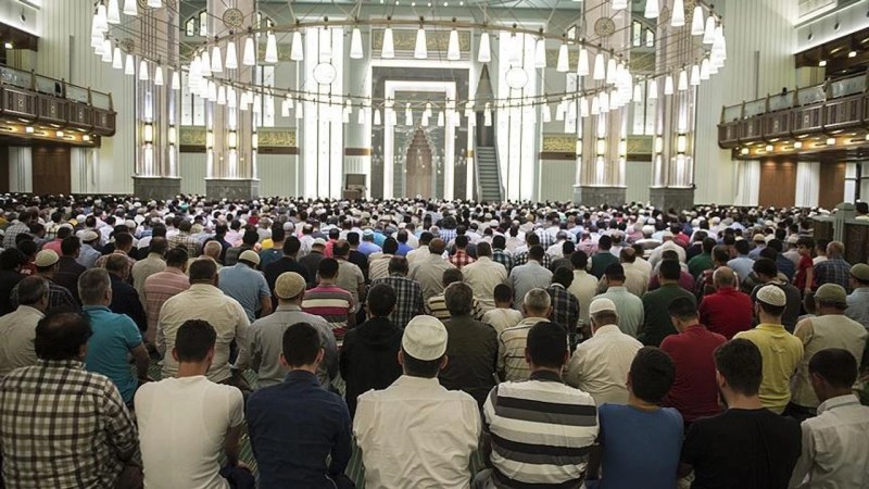 YÖK’ten üniversitelere talimat: Cuma namazı saatine ders ve sınav konulmayacak