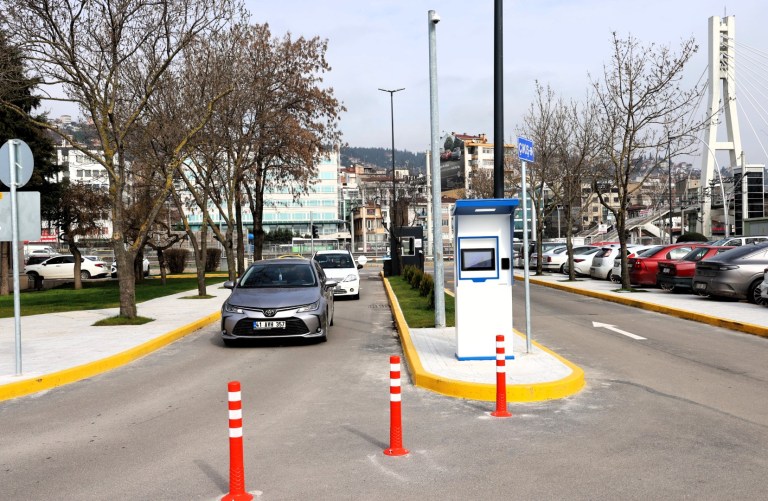 Vatandaşlar, 1 Mart Vapur İskelesi Otoparkı’na tam not verdi