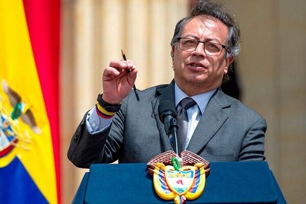 Kolombiya Devlet Başkanı Petro Suikast Girişiminden Son Anda Kurtuldu