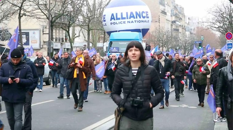 Fransa'da Polis Yetersizliğine Karşı Binlerce Kişi Yürüdü