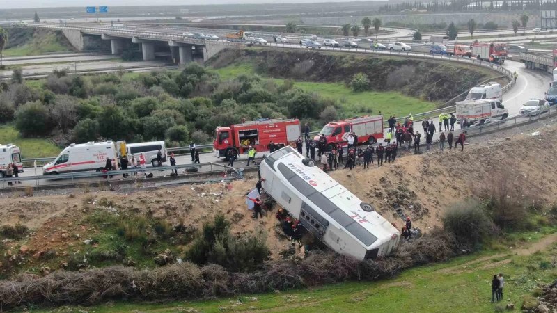 Antalya'daki Otobüs Kazasında Hayatını Kaybeden Üç Genç Akdeniz Üniversitesi Öğrencisiydi