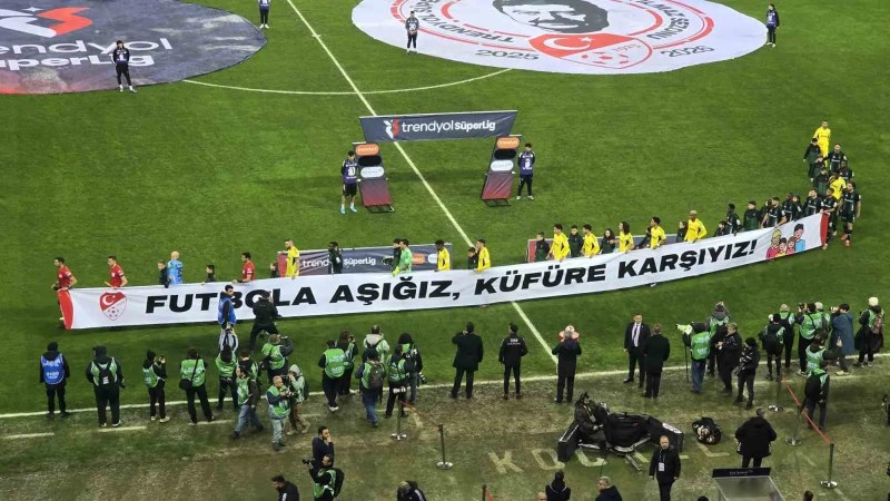 Kocaelispor ve Fenerbahçe Küfüre Karşı Birleşti