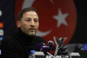 Domenico Tedesco: Fenerbahçe'nin Kocaelispor Karşısındaki Zorlu Mücadelesi