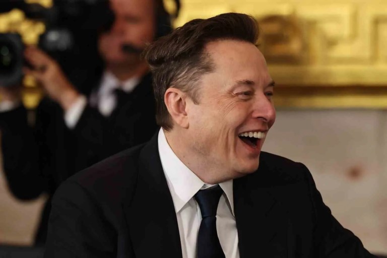 Elon Musk, 800 Milyar Doları Aşan İlk İnsan Oldu