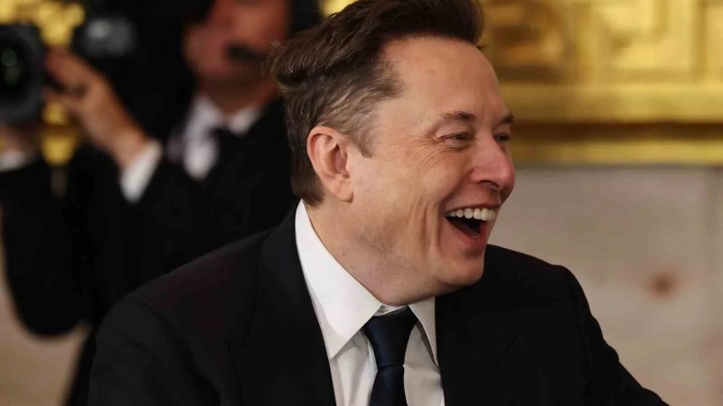 Elon Musk, 800 Milyar Doları Aşan İlk İnsan Oldu