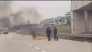 Bursa'da Seyir Halindeki Kamyonet Alevlere Teslim Oldu